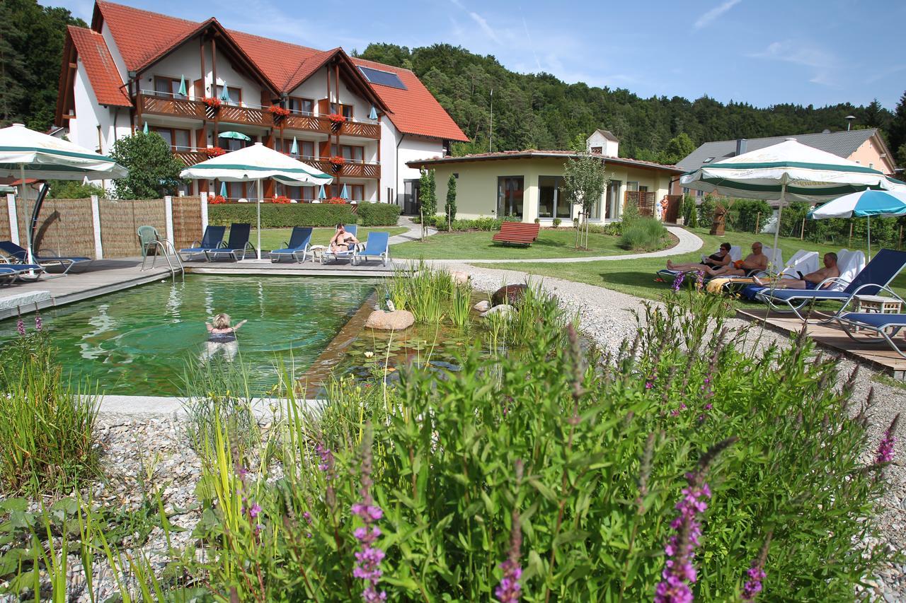 Hotel & Gasthof Zur Linde Kipfenberg Exterior photo